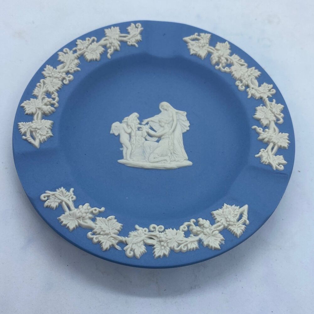 Vintage Wedgwood Blue Round Jasperware Trinket Dish Ash Tray